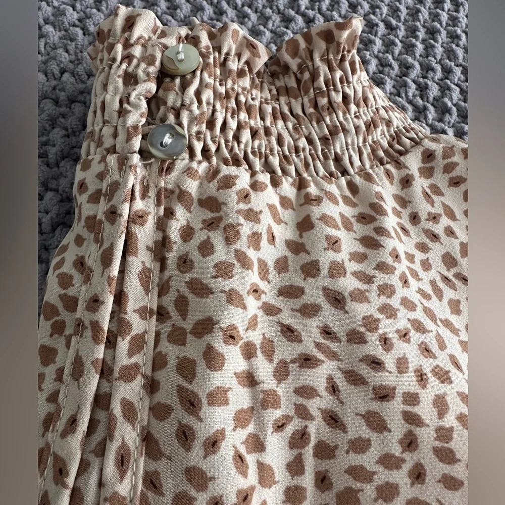 Sleeveless Beige Printed Tie-Hem Top - Picture 7 of 9
